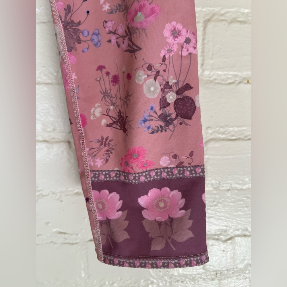 Spell & The Gypsy Collective Wild Bloom Pink 7/8 Legginngs Size Large NWOT - Picture 4 of 7